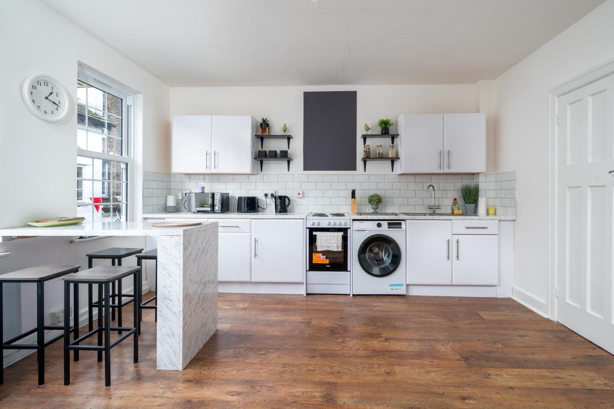 Stylish In The Heart Of Kingston Town Centre * Kingston upon Thames (Greater London)