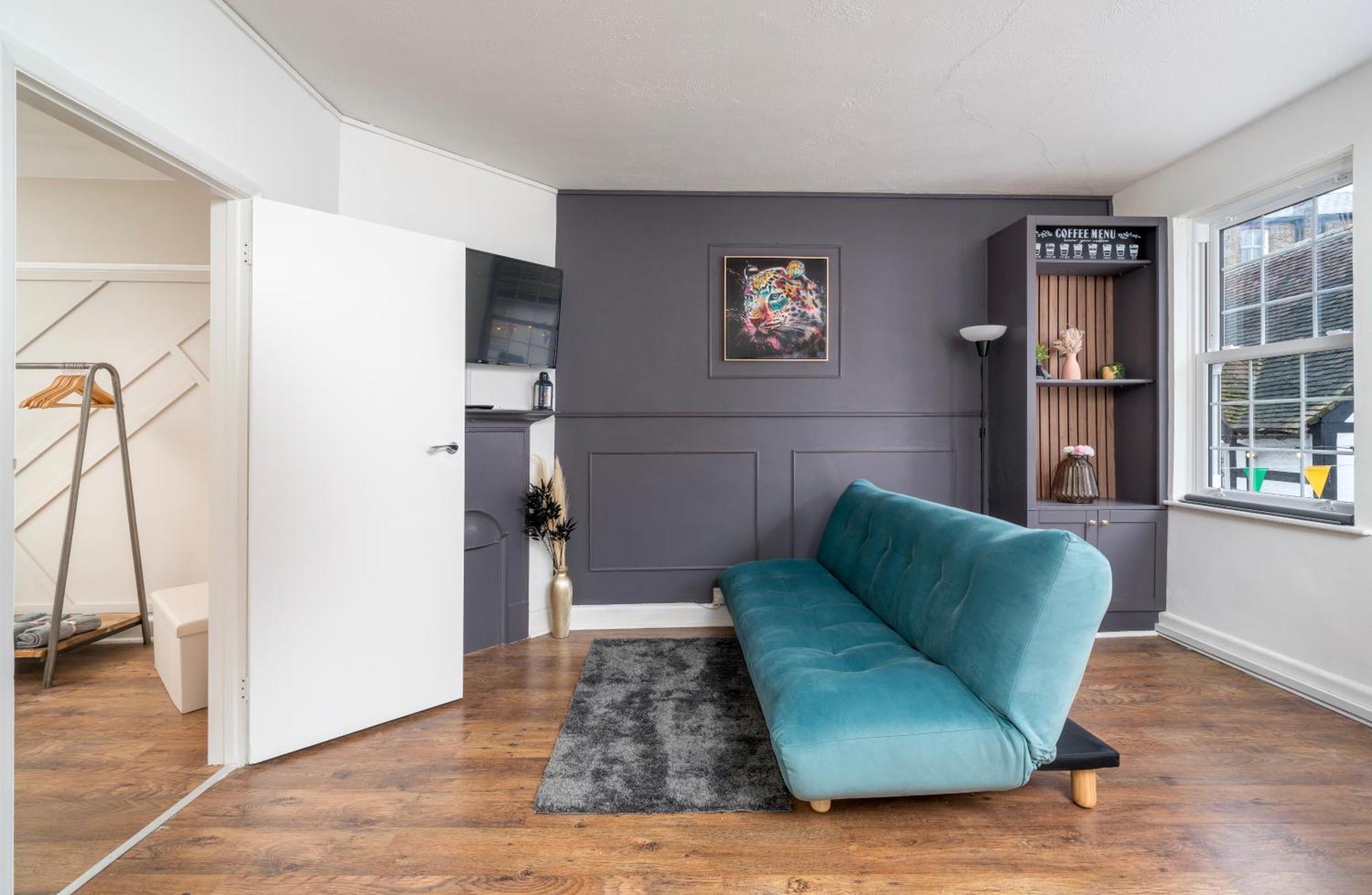 Stylish In The Heart Of Kingston Town Centre * Kingston upon Thames (Greater London)